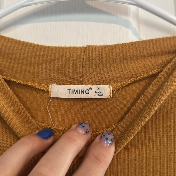 Timing size small yellow long sleeve women’s - Picture 3 of 3
